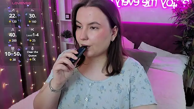 FeralPeach online show from March 1, 5:07 am