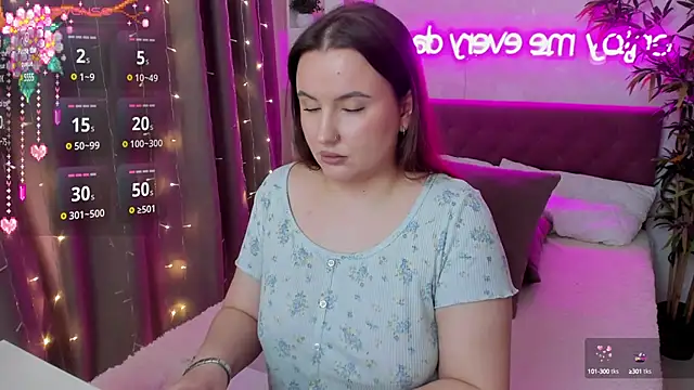 Snapshot of FeralPeach chatting on February 26, 9:55 am FeralPeach online show from February 26, 9:55 am