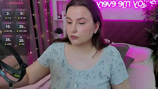 FeralPeach online show from May 30, 7:47 am