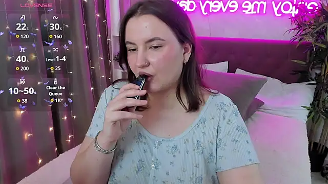 FeralPeach online show from February 15, 6:58 am