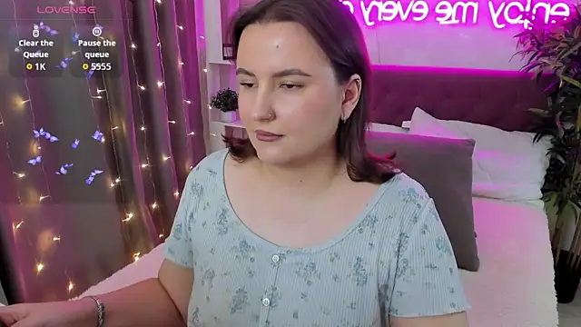 FeralPeach online show from December 19, 6:49 am