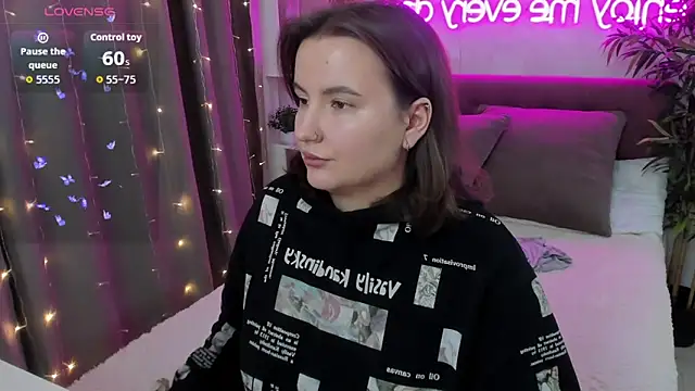 FeralPeach online show from November 7, 4:39 am