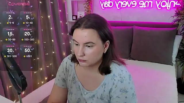 FeralPeach online show from November 21, 5:06 am