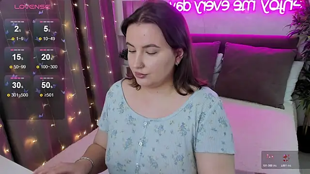 FeralPeach online show from November 26, 4:56 am