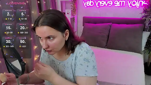 FeralPeach online show from November 23, 6:12 am