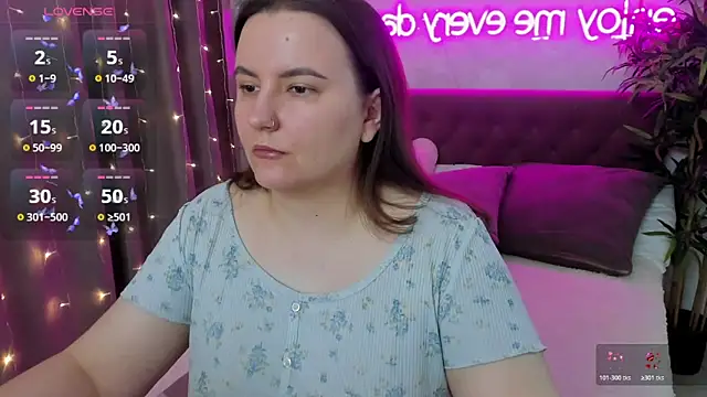 FeralPeach online show from April 5, 4:30 am