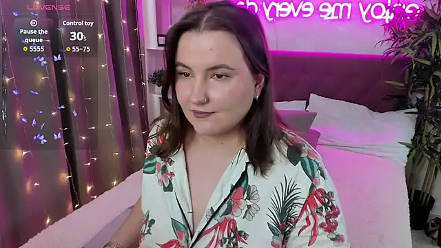 FeralPeach online show from February 13, 7:19 am