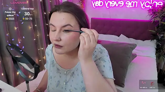 FeralPeach online show from January 11, 6:42 am