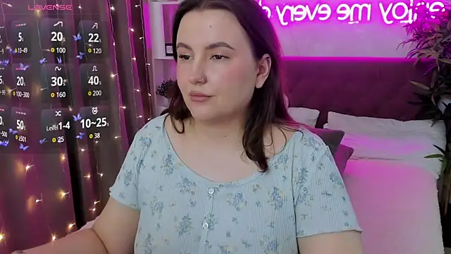 FeralPeach online show from April 19, 8:04 am