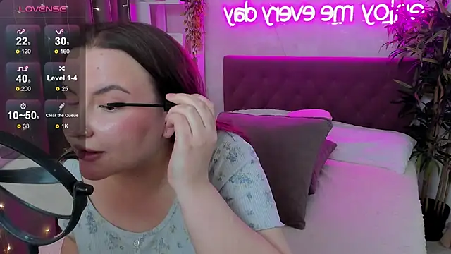 FeralPeach online show from May 23, 7:18 am