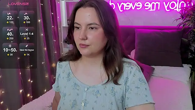 FeralPeach online show from June 12, 8:45 am
