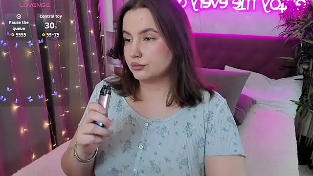 FeralPeach online show from February 6, 6:09 am