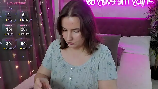 FeralPeach online show from November 12, 5:11 am