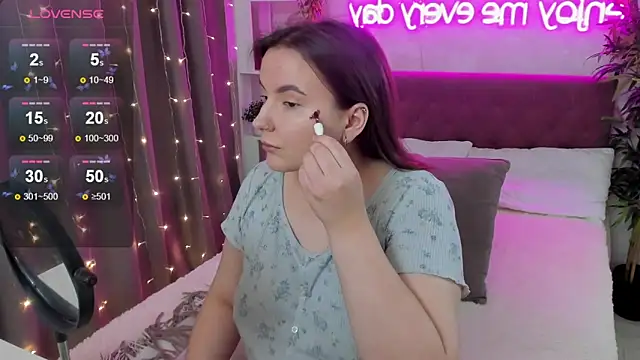 FeralPeach online show from November 14, 4:49 am