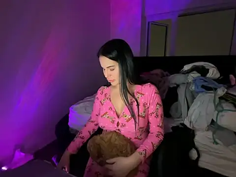 Snapshot of yourgoddessangela chatting on November 17, 2:04 am yourgoddessangela online show from November 17, 2:04 am