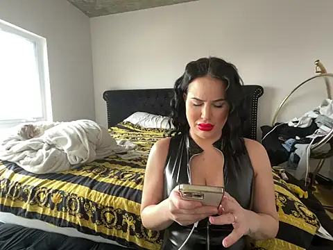 Snapshot of yourgoddessangela chatting on December 16, 7:29 pm yourgoddessangela online show from December 16, 7:29 pm