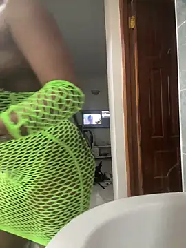 Snapshot of Rose_berry chatting on October 19, 6:16 am Rose berry online show from October 19, 6:16 am