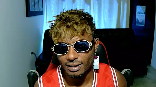 Snapshot of Black_indiian chatting on November 27, 5:35 pm Black indiian online show from November 27, 5:35 pm