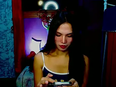 Snapshot of Ur_dreamgurl05 chatting on November 15, 12:09 pm Ur dreamgurl05 online show from November 15, 12:09 pm