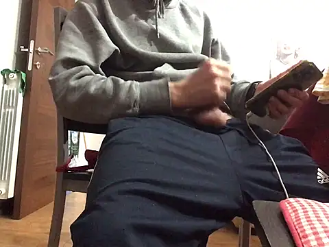 DragonPink online show from December 31, 9:50 pm