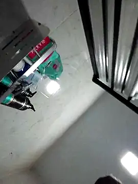 Snapshot of 719610 chatting on December 16, 3:16 pm 719610 online show from December 16, 3:16 pm