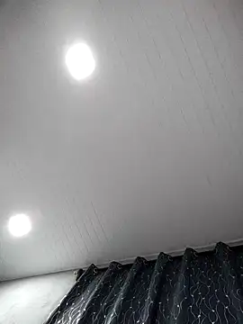 Snapshot of 719610 chatting on January 6, 2:37 am 719610 online show from January 6, 2:37 am