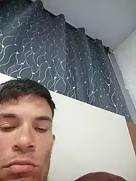 Snapshot of 719610 chatting on November 2, 3:33 am 719610 online show from November 2, 3:33 am