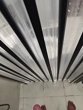 Snapshot of 719610 chatting on November 4, 2:04 am 719610 online show from November 4, 2:04 am