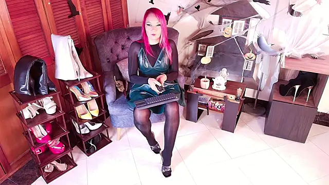 missmabelle online show from October 31, 5:42 pm