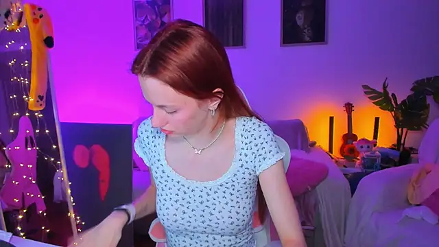 Alyssa Smitt online show from September 15, 12:00 am