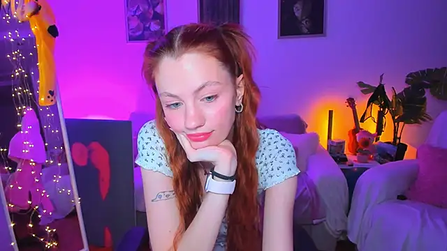 Alyssa Smitt online show from October 6, 9:48 pm