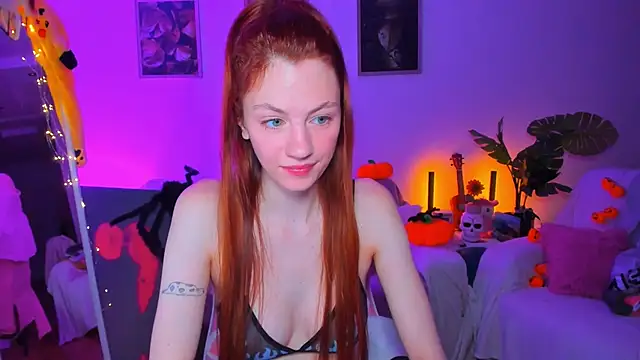 Alyssa Smitt online show from November 3, 12:27 am