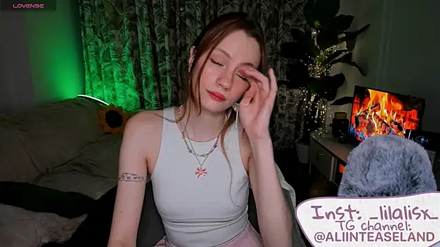 Alyssa Smitt online show from July 6, 1:12 am