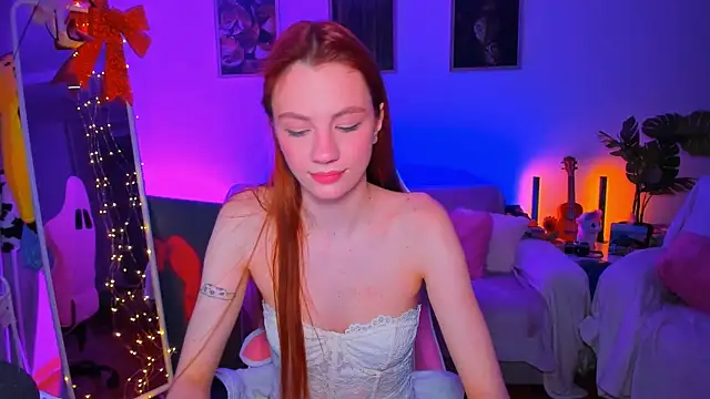 Alyssa Smitt online show from March 19, 12:48 am