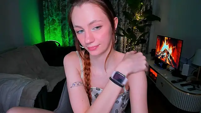 Alyssa Smitt online show from February 21, 2:57 am