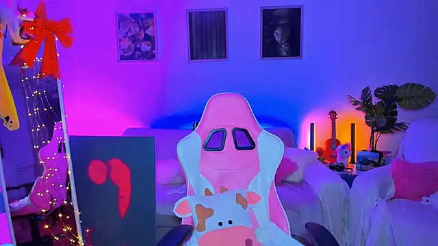 Alyssa Smitt online show from March 12, 2:30 am