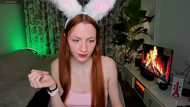Alyssa Smitt online show from June 9, 8:54 pm