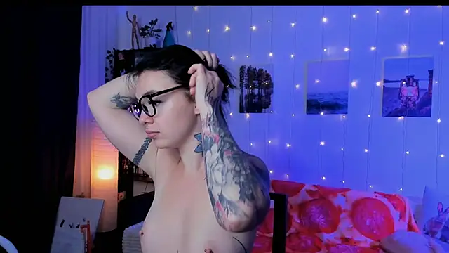 Snapshot of Magic_Allie chatting on November 27, 6:47 am Magic Allie online show from November 27, 6:47 am