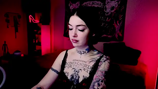 Magic Allie online show from March 24, 7:25 pm