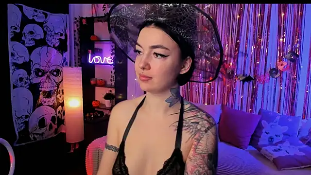 Snapshot of Magic_Allie chatting on October 25, 7:47 pm Magic Allie online show from October 25, 7:47 pm