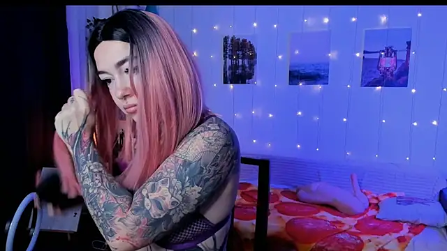 Snapshot of Magic_Allie chatting on November 25, 6:36 am Magic Allie online show from November 25, 6:36 am