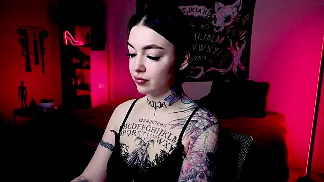 Magic Allie online show from April 5, 7:42 pm