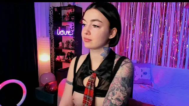 Snapshot of Magic_Allie chatting on October 19, 7:49 pm Magic Allie online show from October 19, 7:49 pm