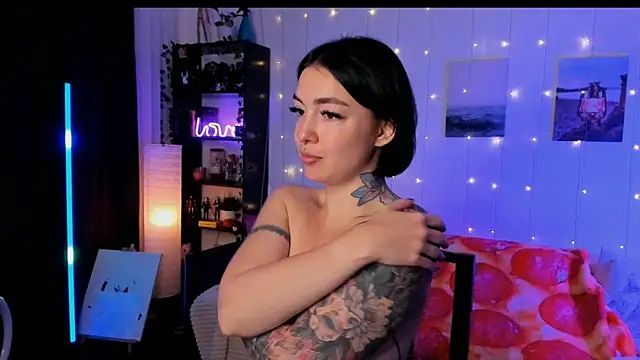 Snapshot of Magic_Allie chatting on December 3, 7:35 pm Magic Allie online show from December 3, 7:35 pm