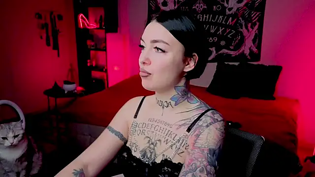 Snapshot of Magic_Allie chatting on April 30, 7:32 pm Magic Allie online show from April 30, 7:32 pm