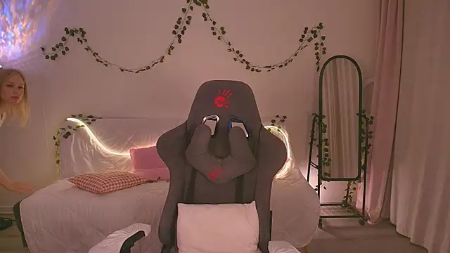 Eva Davi online show from October 23, 2:21 am