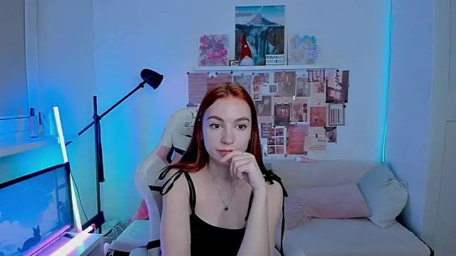 Mia Madden online show from February 12, 2:33 am