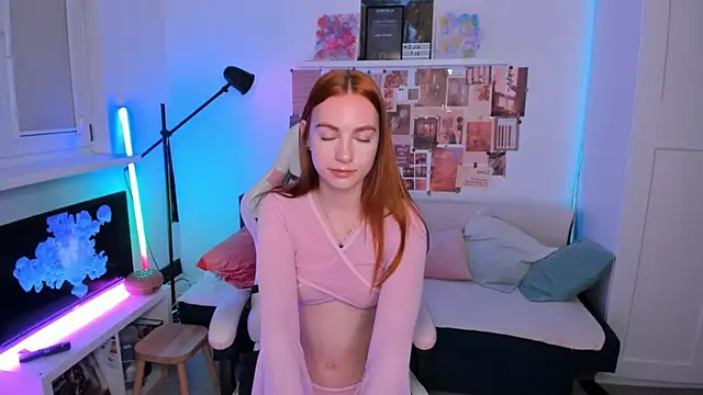 Mia Madden online show from March 25, 2:12 am