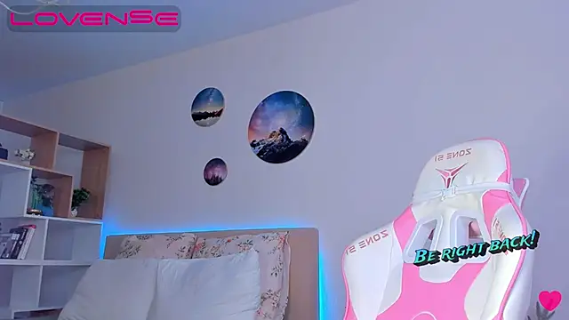 Snapshot of Mermaid_Melody chatting on February 16, 8:54 am Mermaid Melody online show from February 16, 8:54 am