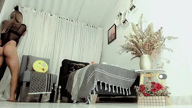 stefany sexy  online show from April 5, 1:23 am